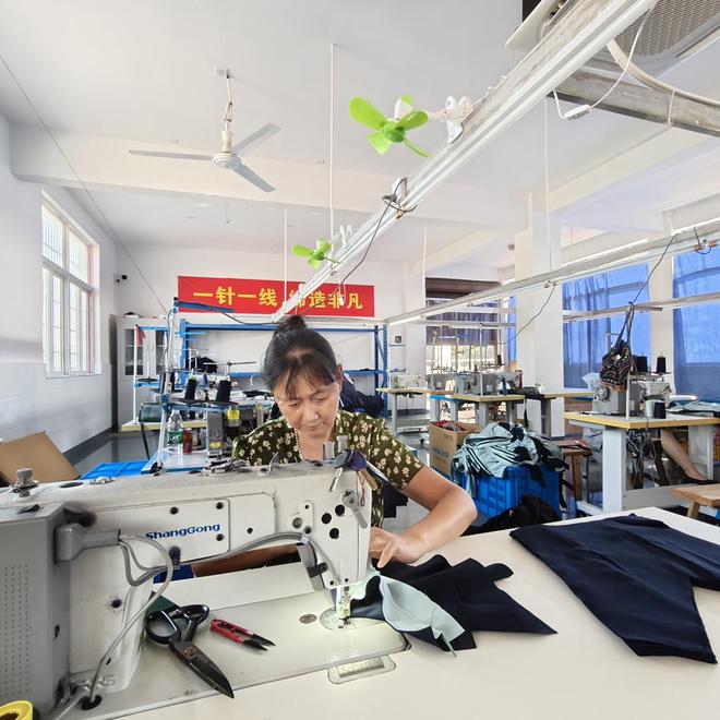 裁服饰江西生产基地顺利投产pg电子模拟器试玩浙江金(图2)